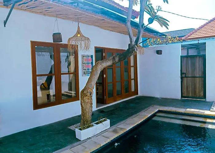 River House 2 Bedrooms Side